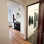 Centre With Free Parking Apartment Riga