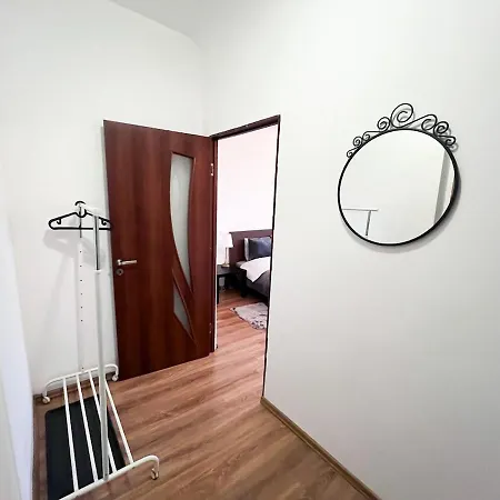 Apartment Centre With Free Parking *