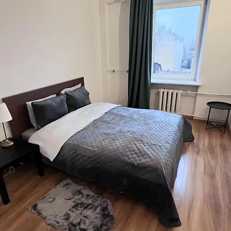 Apartment Centre With Free Parking